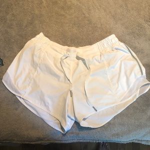 Lululemon Hotty Hot Shorts Size 8 - “White”
